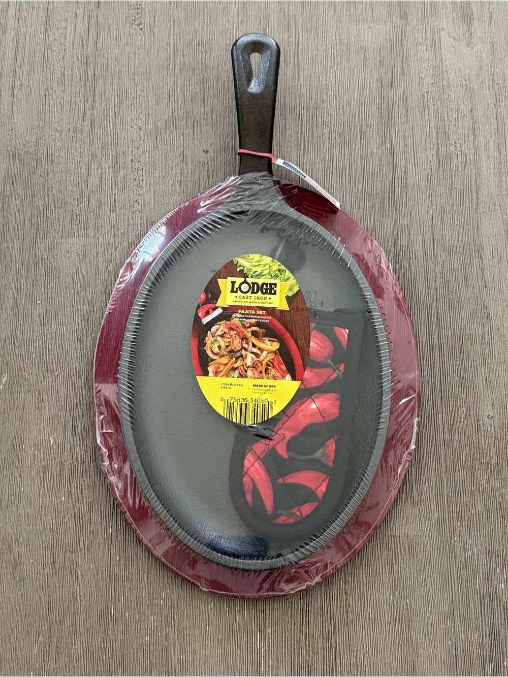 Lodge Cast Iron Fajita Set Skillet with Wood Underliner NWT